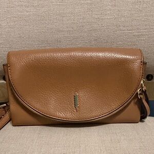 Thacker “Nikki” Caramel Leather Crossbody
